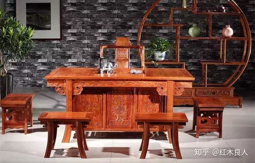 很多人其實(shí)對(duì) 紅木 都存在誤區(qū),紅木家具更適合真愛粉長(zhǎng)期投資
